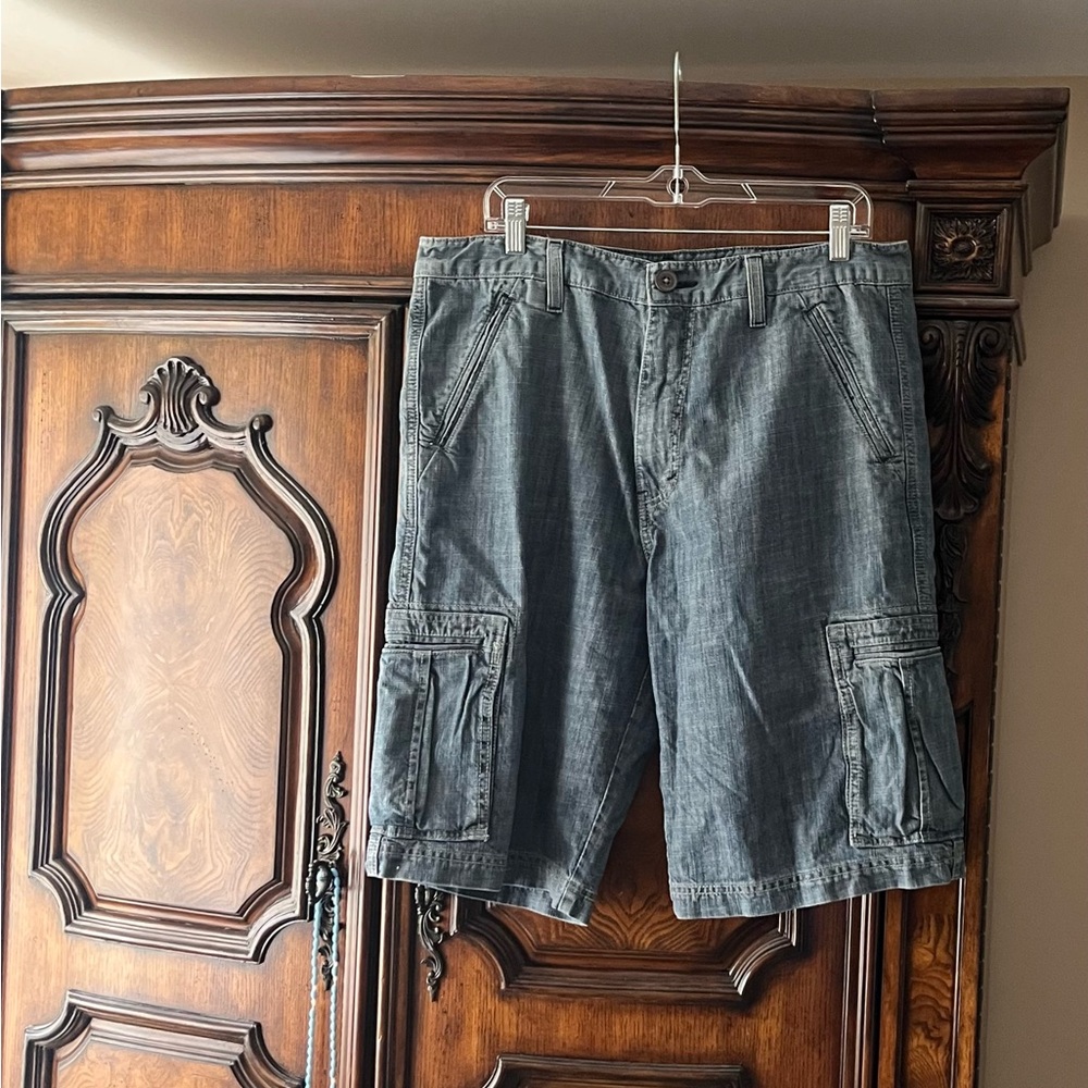 Levi's Men's Gray Cargo Shorts